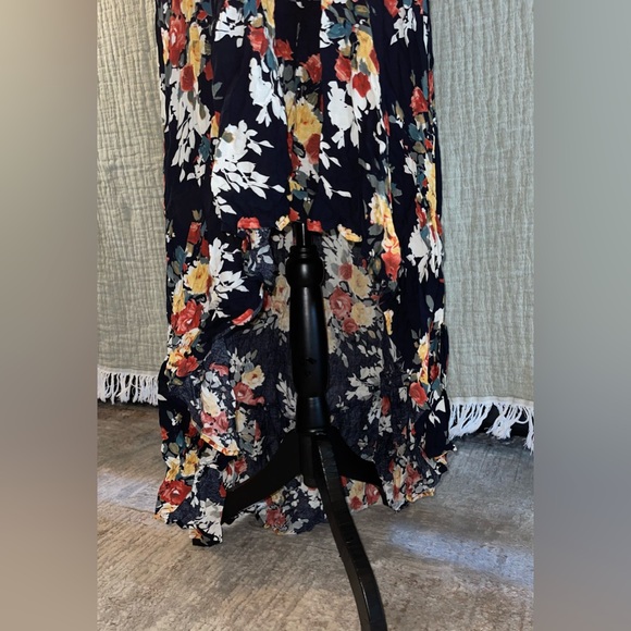 3/$25 NWT LUXXEL Floral hi-low Dress SZ Lrg - Picture 13 of 14